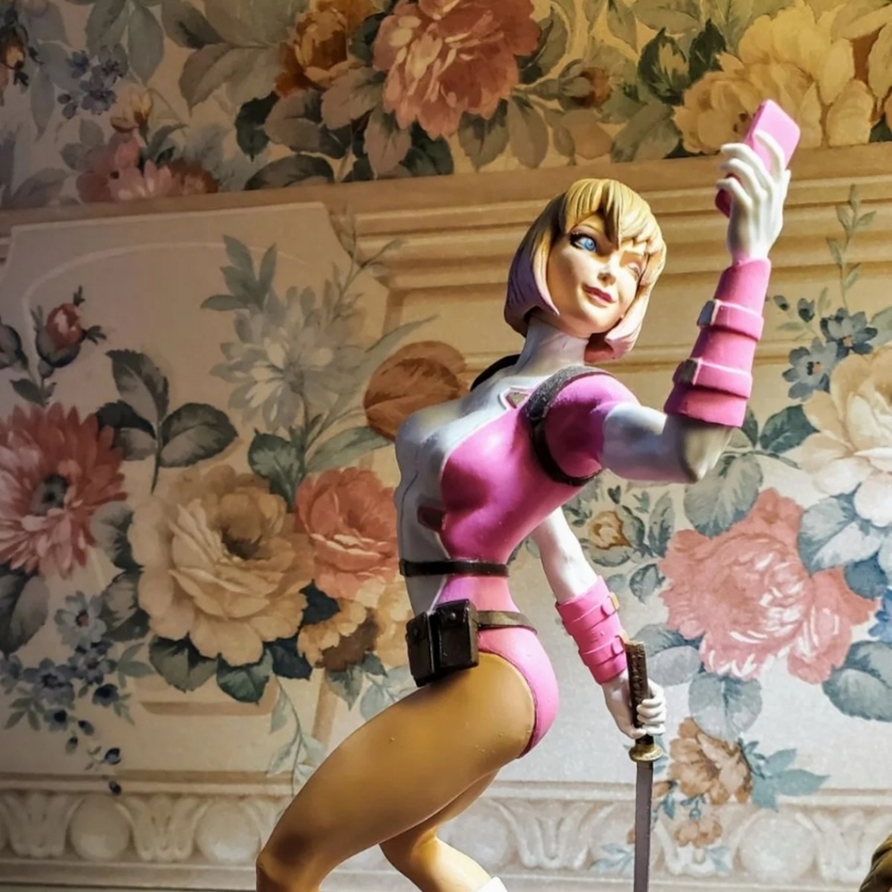 Gwenpool GameStop Exclusive Statue